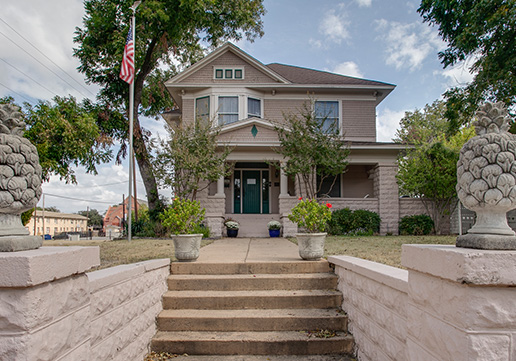 Dallas home exterior before painting